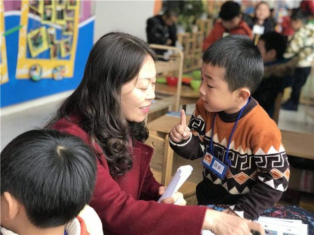 家长给孩子取名过于新潮，幼儿园老师：我能不点你家孩子姓名吗？