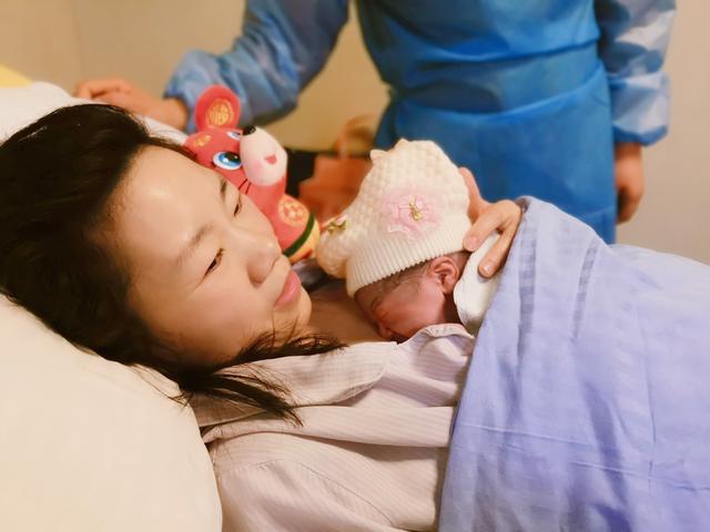 零点零分！上海第一批“金鼠宝宝”来啦，愿新生的希望扫去病毒的阴霾