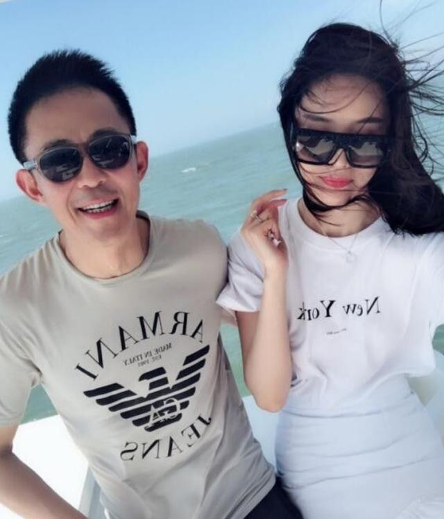 “风流老戏骨”侯勇：和第1任妻子结婚时，第3任妻子刚出生