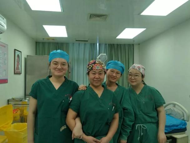 扬州市妇幼保健院首个元旦宝宝出生啦，小名叫“元元”