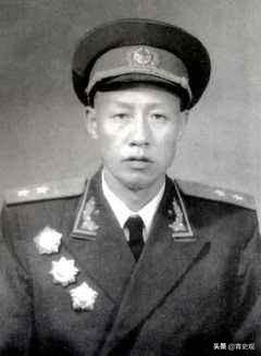 1949年天津解放，师长一高兴，给政治部主任的儿子取名为“捷音”