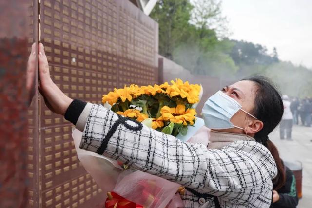 今天，21岁武汉女孩永久留名！生命最后一刻，她反复指着眼睛……