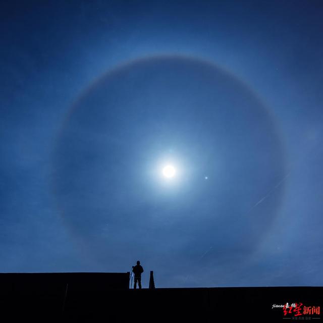 今天，成都雪山再刷屏！雪山爱好者：有人守了一夜，有人直播“追山”