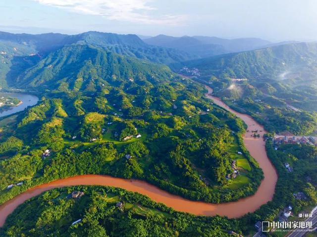 中国名酒都诞生在河流水系，为什么？