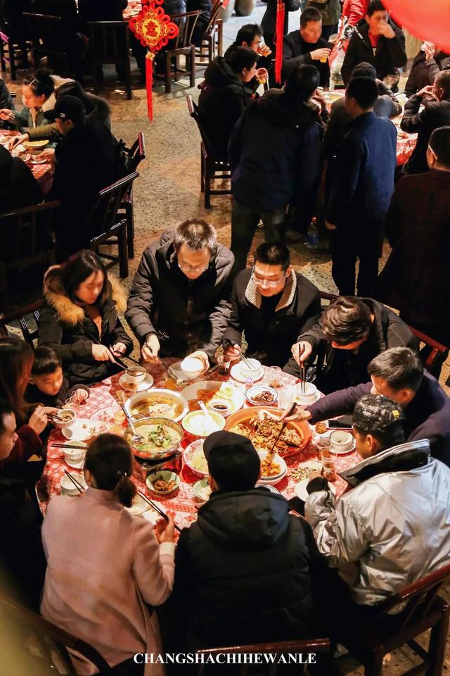 长沙农村流水席主题餐厅！土锅土灶带你返璞归真，重拾童年味道