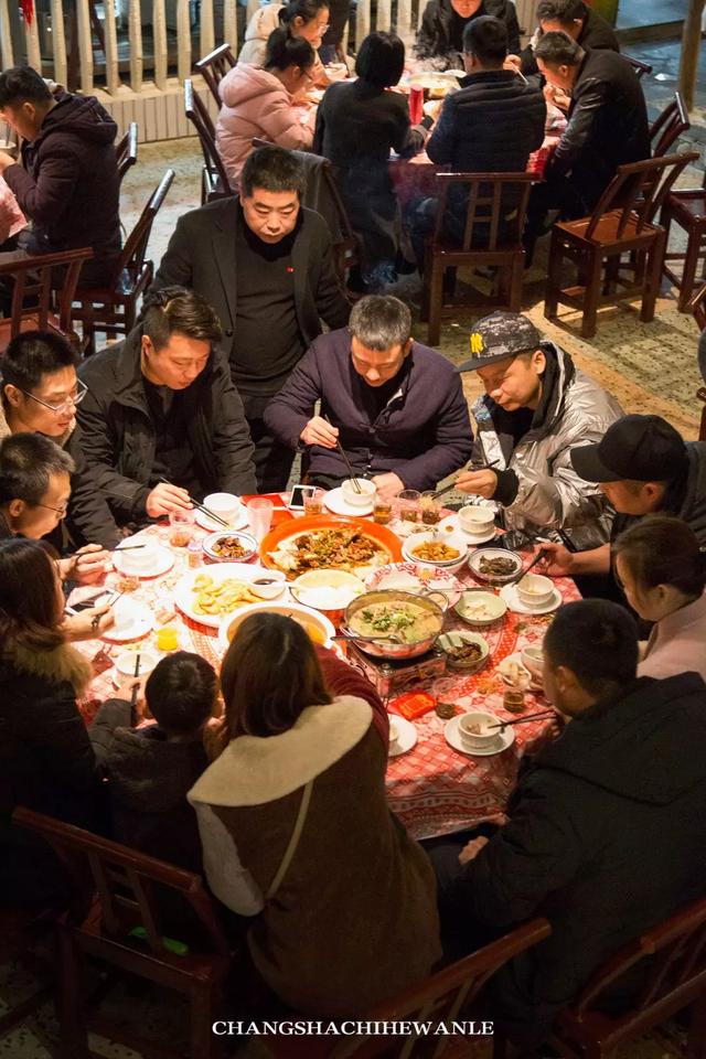 长沙农村流水席主题餐厅！土锅土灶带你返璞归真，重拾童年味道