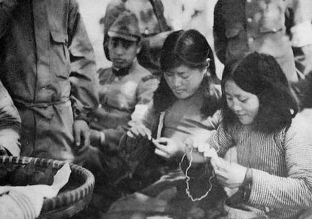 1998年北京姑娘在库房发现血书：原来亲生母亲是56年前消失的特工