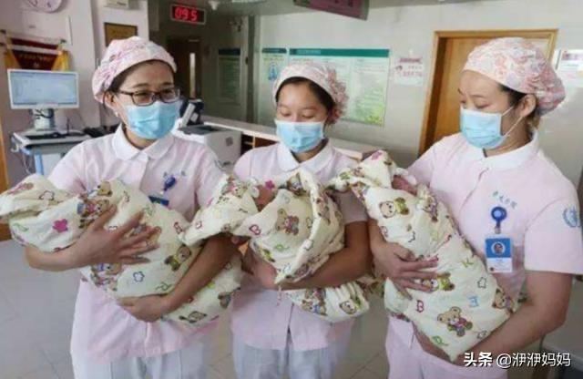 史上最累姥姥出现了，3女儿各自生3胎，别人都说她家里比幼儿园还要热闹，你怎么看？