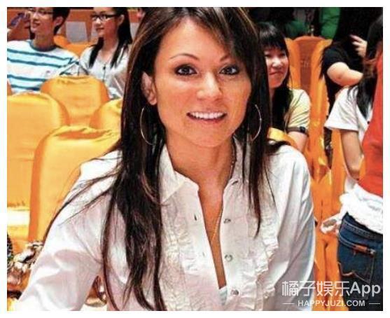 还记得赌王孙女何家文吗？聊聊赌王大房那些事……