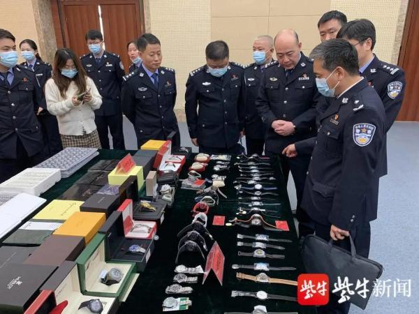 王思聪800万同款表只要2万？公安部督办，江苏破获特大假冒名表案