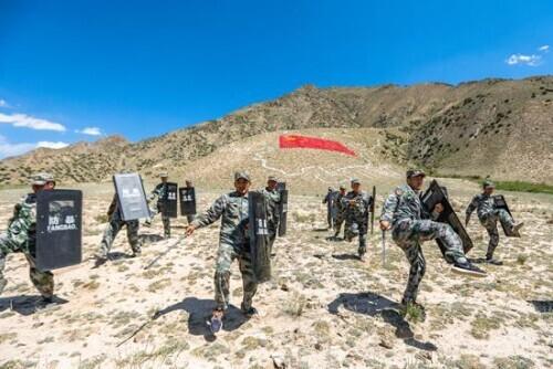 新疆生产建设兵团67载筚路蓝缕 屯垦戍边现代化“大珠小珠”落天山