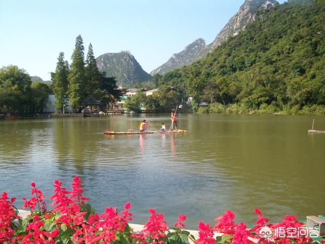 我看到孟子的资料写着“姬姓，孟氏”，那他是姓姬还是姓孟？