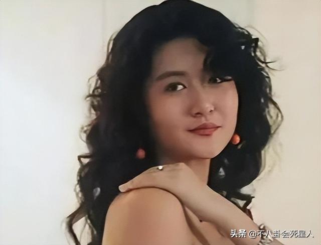 8位女星“一脱成名”，美艳背后，有人终身未婚，还有人跳楼自杀