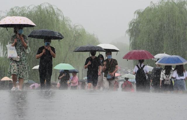 今天七月初三，七月初出现下雨的天气，有什么预兆？看看农谚俗语