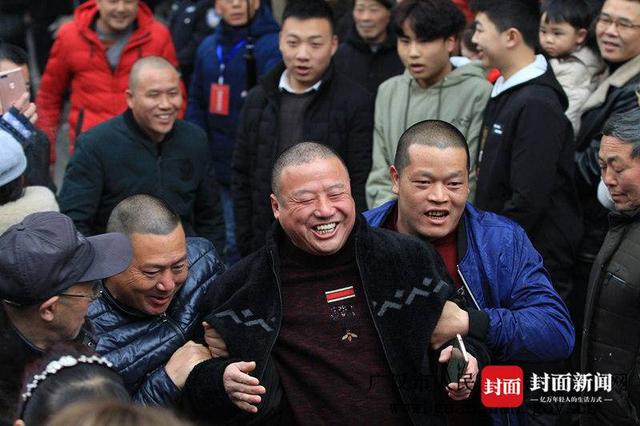 今日雨水 拉个“保保”以求孩子健康成长｜民俗日历·二十四节气