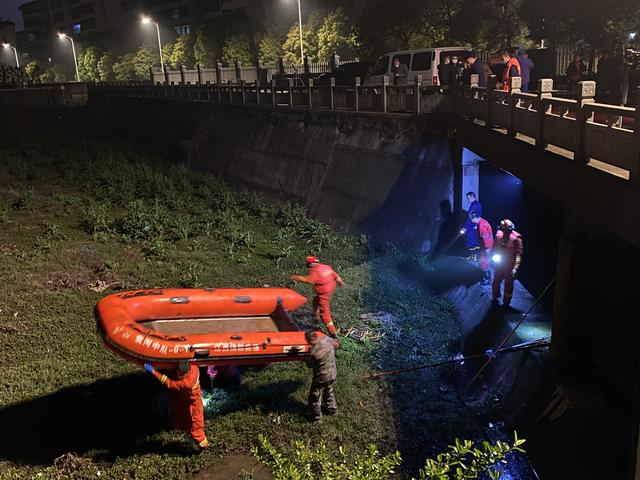 暴雨灌入下水井 江西新余三工人清淤时遇难