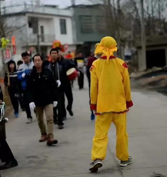 “每个人身上都有鼠疫”！一个媒体人的乡村与世界