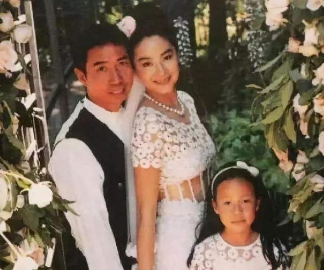 林青霞继女邢嘉倩：未婚生两胎选择不婚，父母的婚姻影响了我