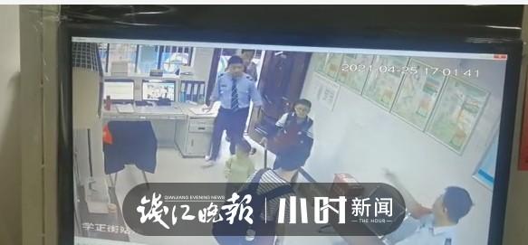 3岁小女孩走丢，两位杭州男生的举动太暖心：你们穿校服的样子真帅