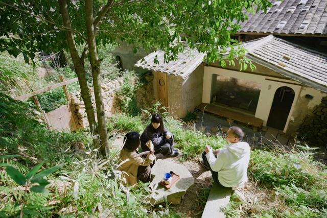 8个好友在福建抱团村居：几乎不花钱，尝试在山里养育下一代