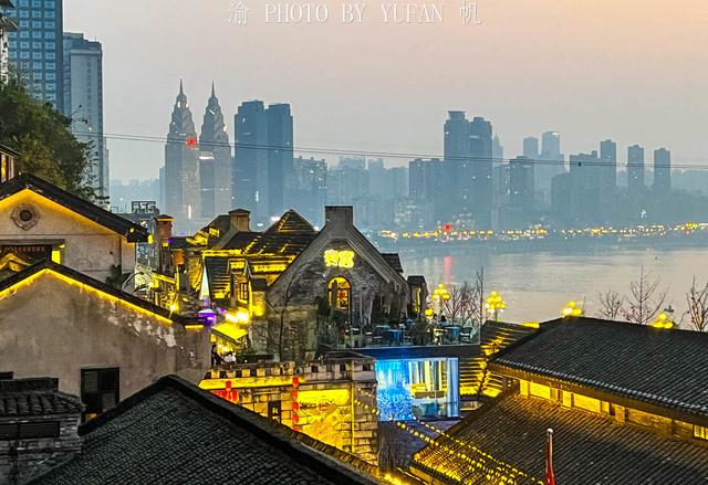 比洪崖洞更美的重庆老街，由苏东坡命名，保存了大量的重庆古建筑