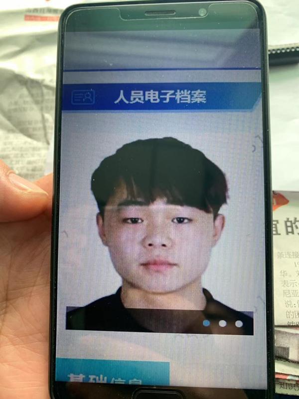 重聚｜男童被拐19年后回家：爸爸不再酗酒，妈妈有了笑脸