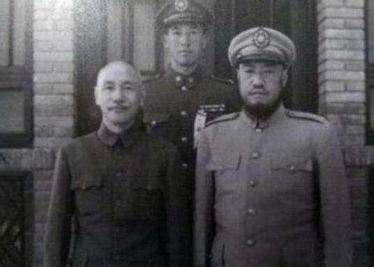 蒋介石介绍蒋经国：这是犬子 马步芳则指着儿子：这是驴日马继援