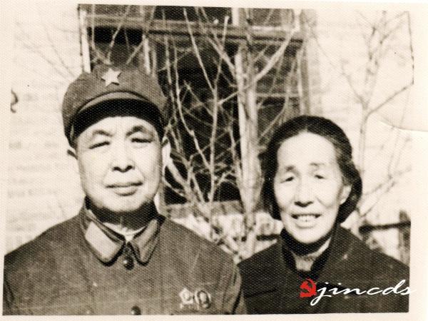 1950年，刘忠正要入朝却被中央叫停，刘伯承：刘忠同志该留给我