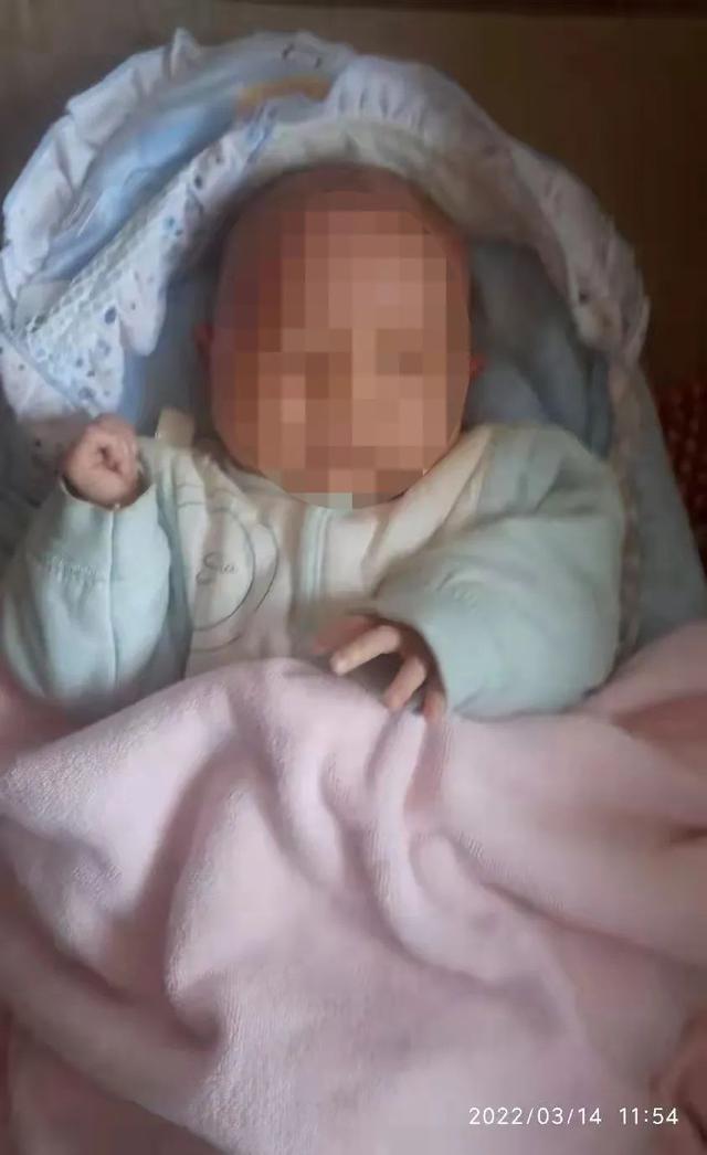 小宝宝取名“警忆”，她的出生和警察有关！
