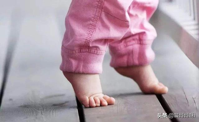 儿童的脚摸到什么时候才聪明？