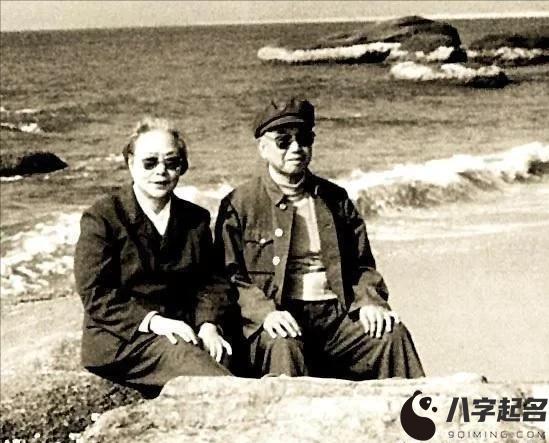 最美上将夫人蹇先佛：丈夫是上将之首，儿子是少将，姐夫是元帅